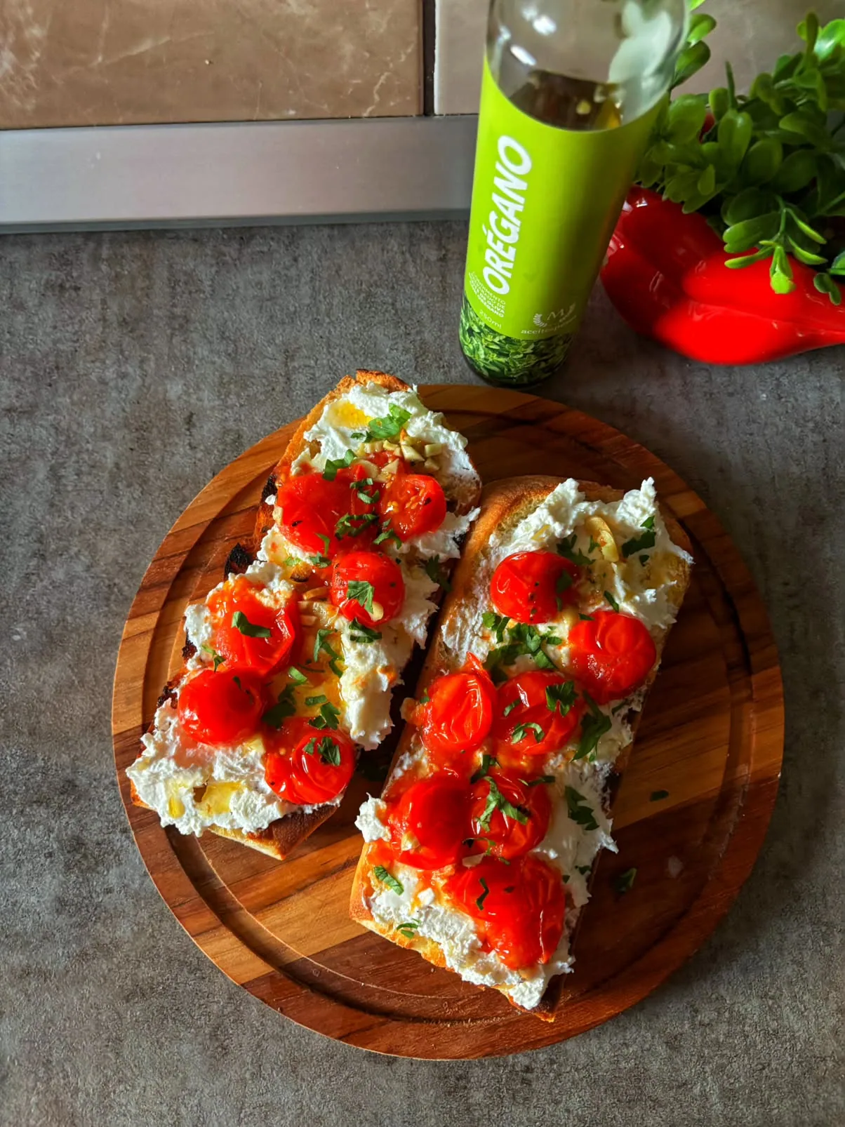 Focaccia Rustică cu Oregano Sălbatic